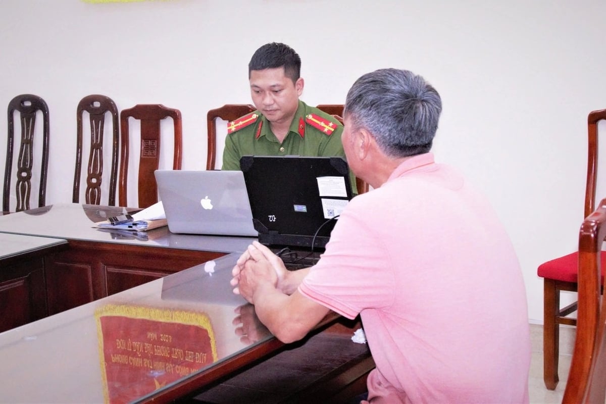 Cơ quan công an làm việc với ông H.V.T. Ảnh: Công an tỉnh Nam Định. Cơ quan công an làm việc với ông H.V.T. Ảnh: Công an tỉnh Nam Định.