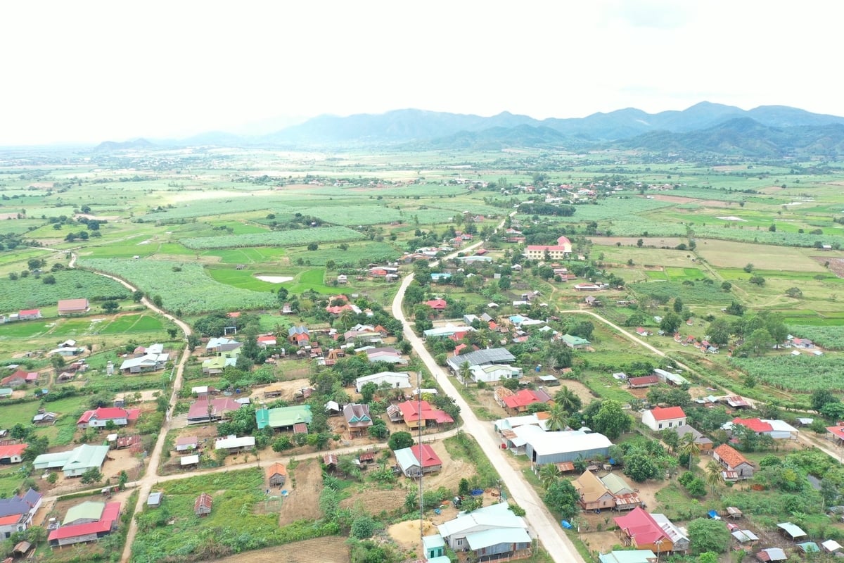 Bộ mặt nông thôn ở xã Đất Bằng anh hùng. Ảnh: Đăng Lâm. Bộ mặt nông thôn ở xã Đất Bằng anh hùng. Ảnh: Đăng Lâm.