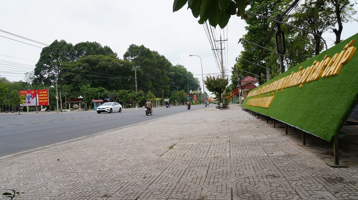 Một góc Trung tâm hành chính huyện Tân Biên ngày nay. Ảnh: Trần Trung. Một góc Trung tâm hành chính huyện Tân Biên ngày nay. Ảnh: Trần Trung.