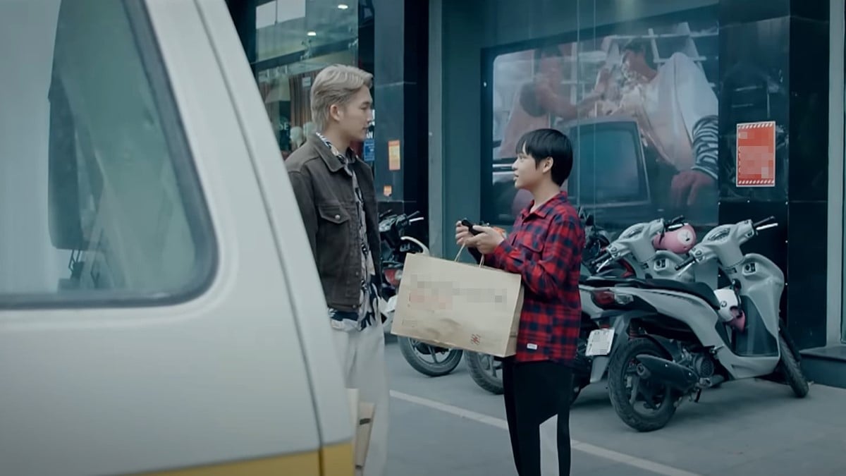 Và được Nguyên căn dặn kỹ trước khi đi. Ảnh CMH