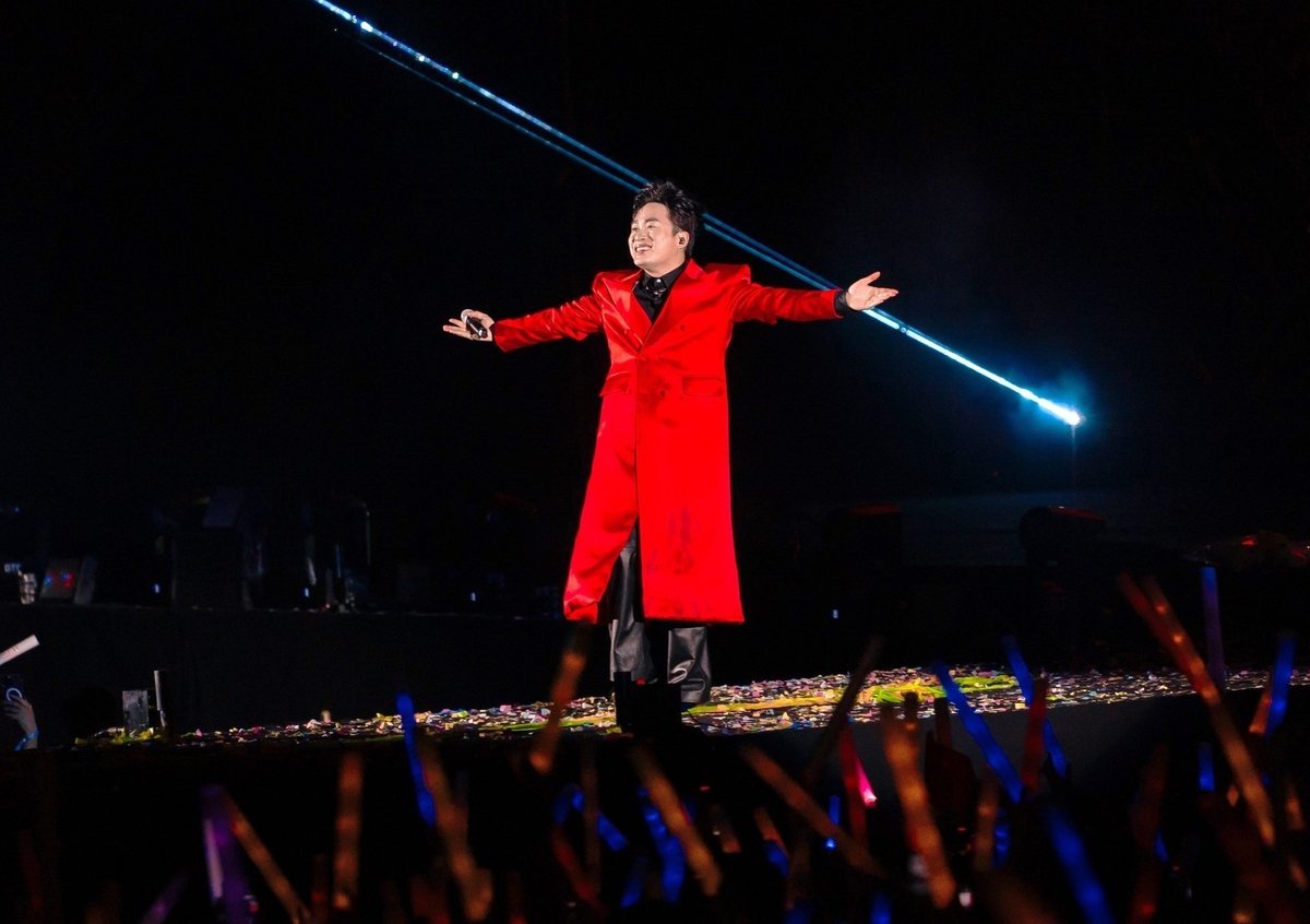 Tùng Dương cháy hết mình tại Legend Fest 2025. Ảnh: Regal Legend. Tùng Dương cháy hết mình tại Legend Fest 2025. Ảnh: Regal Legend.