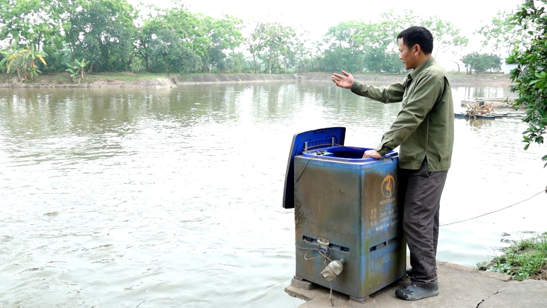 Mỗi năm, trang trại của anh Trường cung cấp ra thị trường 27-30 tấn cá, thu lãi hơn 400 triệu đồng. Ảnh: Quang Dũng. Mỗi năm, trang trại của anh Trường cung cấp ra thị trường 27-30 tấn cá, thu lãi hơn 400 triệu đồng. Ảnh: Quang Dũng.