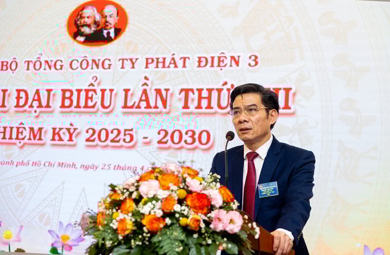 Đồng chí Nguyễn Hữu Tuấn - Phó Bí thư Thường trực Đảng ủy EVN phát biểu chỉ đạo. Ảnh: EVNGENCO3. Đồng chí Nguyễn Hữu Tuấn - Phó Bí thư Thường trực Đảng ủy EVN phát biểu chỉ đạo. Ảnh: EVNGENCO3.