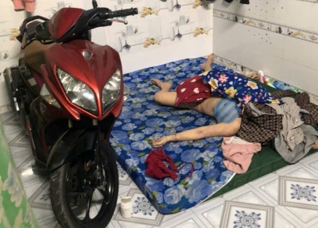 Bà Mạnh phát hiện bà Dinh đã tử vong nên trình báo công an. Ảnh: Minh Đảm. Bà Mạnh phát hiện bà Dinh đã tử vong nên trình báo công an. Ảnh: Minh Đảm.
