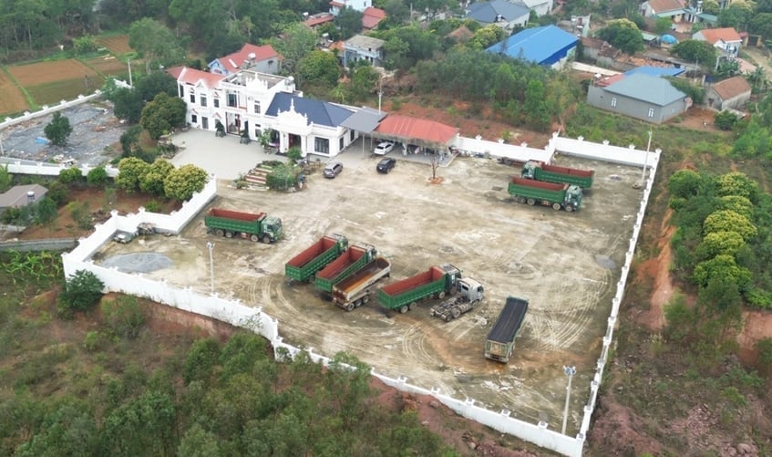 Lấn chiến đất rừng, ông Nguyễn Văn Nghĩa ngoài bị phạt 15 triệu đồng và còn buộc phải nộp lại số tiền thu lợi bất chính 215 triệu đồng. Ảnh: Bảo Hà. Lấn chiến đất rừng, ông Nguyễn Văn Nghĩa ngoài bị phạt 15 triệu đồng và còn buộc phải nộp lại số tiền thu lợi bất chính 215 triệu đồng. Ảnh: Bảo Hà.