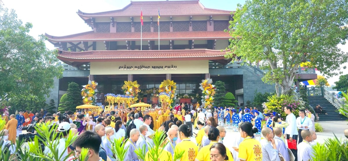 Giảng đường Minh Châu tại học viện Phật giáo cơ sở 2, nơi diễn ra lễ khai mạc đại lễ Vesak 2025. Ảnh: HT. Giảng đường Minh Châu tại học viện Phật giáo cơ sở 2, nơi diễn ra lễ khai mạc đại lễ Vesak 2025. Ảnh: HT.