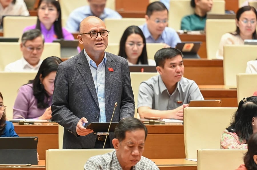 Đại biểu Quốc hội Bế Trung Anh (đoàn Trà Vinh), Ủy viên Thường trực Hội đồng Dân tộc của Quốc hội khóa XV phát biểu tại nghị trường Quốc hội. Ảnh: Quochoi.vn. Đại biểu Quốc hội Bế Trung Anh (đoàn Trà Vinh), Ủy viên Thường trực Hội đồng Dân tộc của Quốc hội khóa XV phát biểu tại nghị trường Quốc hội. Ảnh: Quochoi.vn.