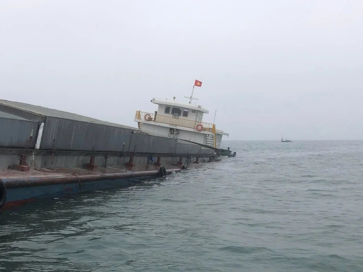 Tàu Hải Nam 68 bị đắm do đâm phải đá ngầm. Ảnh: CTV. Tàu Hải Nam 68 bị đắm do đâm phải đá ngầm. Ảnh: CTV.