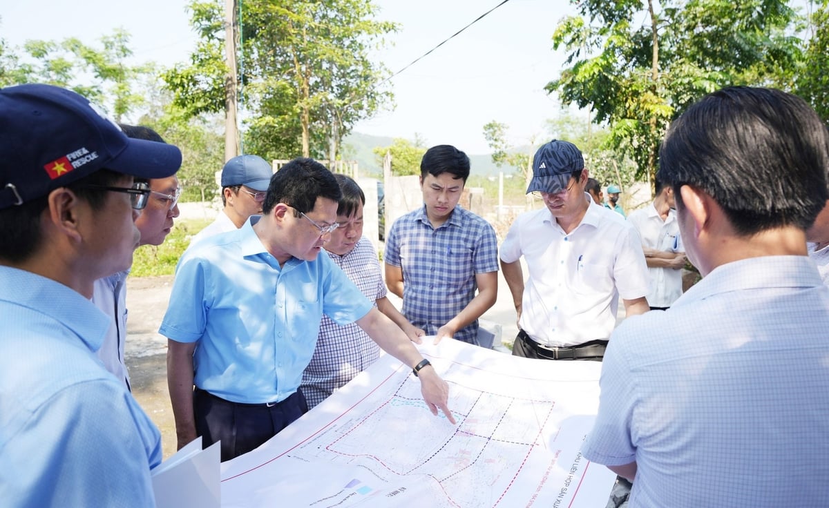 Lãnh đạo TP Huế kiểm tra tiến độ các dự án trọng điểm trên địa bàn. Ảnh: Văn Dinh. Lãnh đạo TP Huế kiểm tra tiến độ các dự án trọng điểm trên địa bàn. Ảnh: Văn Dinh.