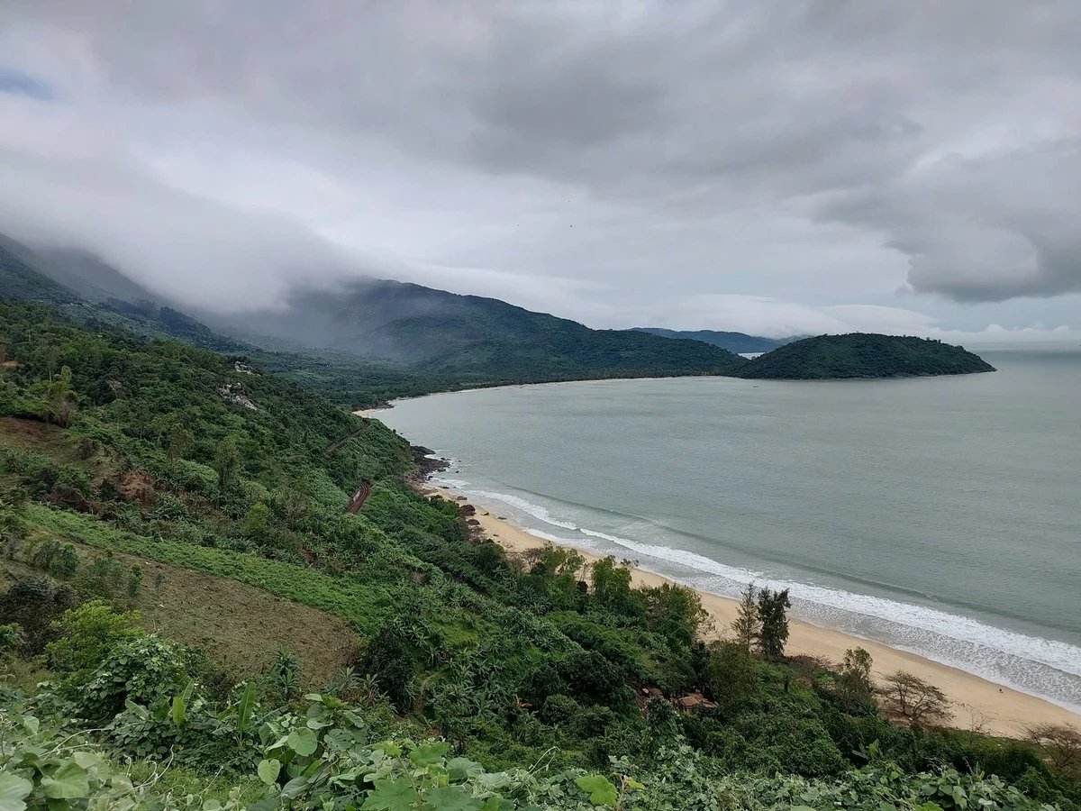 Vị trí triển khai dự án Khu phức hợp du lịch và đô thị nghỉ dưỡng Làng Vân. Ảnh: Lan Anh. Vị trí triển khai dự án Khu phức hợp du lịch và đô thị nghỉ dưỡng Làng Vân. Ảnh: Lan Anh.