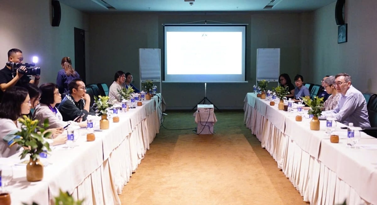 Chương trình trao đổi trước khi đoàn báo chí tham quan thực địa. Ảnh: Linh Linh. Chương trình trao đổi trước khi đoàn báo chí tham quan thực địa. Ảnh: Linh Linh.