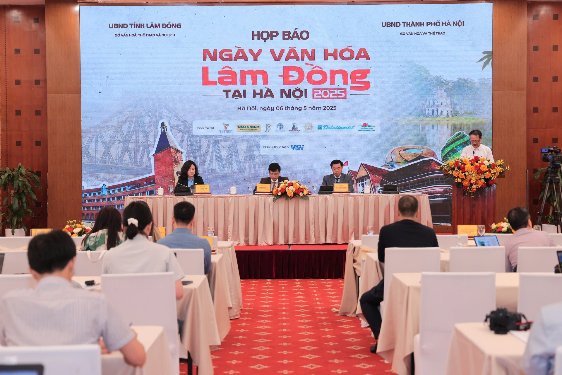 Chiều 6/5, Sở Văn hóa, Thể thao và Du lịch tỉnh Lâm Đồng tổ chức họp báo thông tin về chương trình 'Ngày Văn hóa Lâm Đồng tại Hà Nội – năm 2025'. Ảnh: Hoàng Toàn. Chiều 6/5, Sở Văn hóa, Thể thao và Du lịch tỉnh Lâm Đồng tổ chức họp báo thông tin về chương trình 'Ngày Văn hóa Lâm Đồng tại Hà Nội – năm 2025'. Ảnh: Hoàng Toàn.