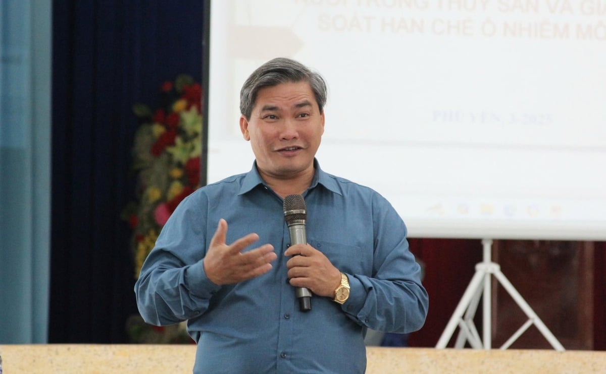 PGS.TS Võ Văn Nha, Viện trưởng Viện Nghiên cứu nuôi trồng thủy sản III trực tiếp về cơ sở tập huấn kiến thức nâng cao ý thức bảo vệ môi trường nuôi trông thủy sản cho người dân. Ảnh: Phương Chi. PGS.TS Võ Văn Nha, Viện trưởng Viện Nghiên cứu nuôi trồng thủy sản III trực tiếp về cơ sở tập huấn kiến thức nâng cao ý thức bảo vệ môi trường nuôi trông thủy sản cho người dân. Ảnh: Phương Chi.