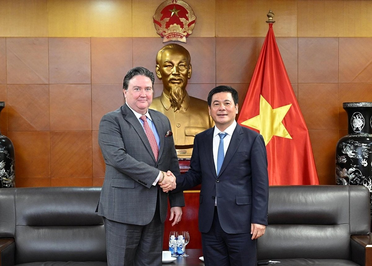 Bộ trưởng Nguyễn Hồng Diên và Đại sứ đặc mệnh toàn quyền Hoa Kỳ tại Việt Nam Marc Knapper. Ảnh: MOIT. Bộ trưởng Nguyễn Hồng Diên và Đại sứ đặc mệnh toàn quyền Hoa Kỳ tại Việt Nam Marc Knapper. Ảnh: MOIT.