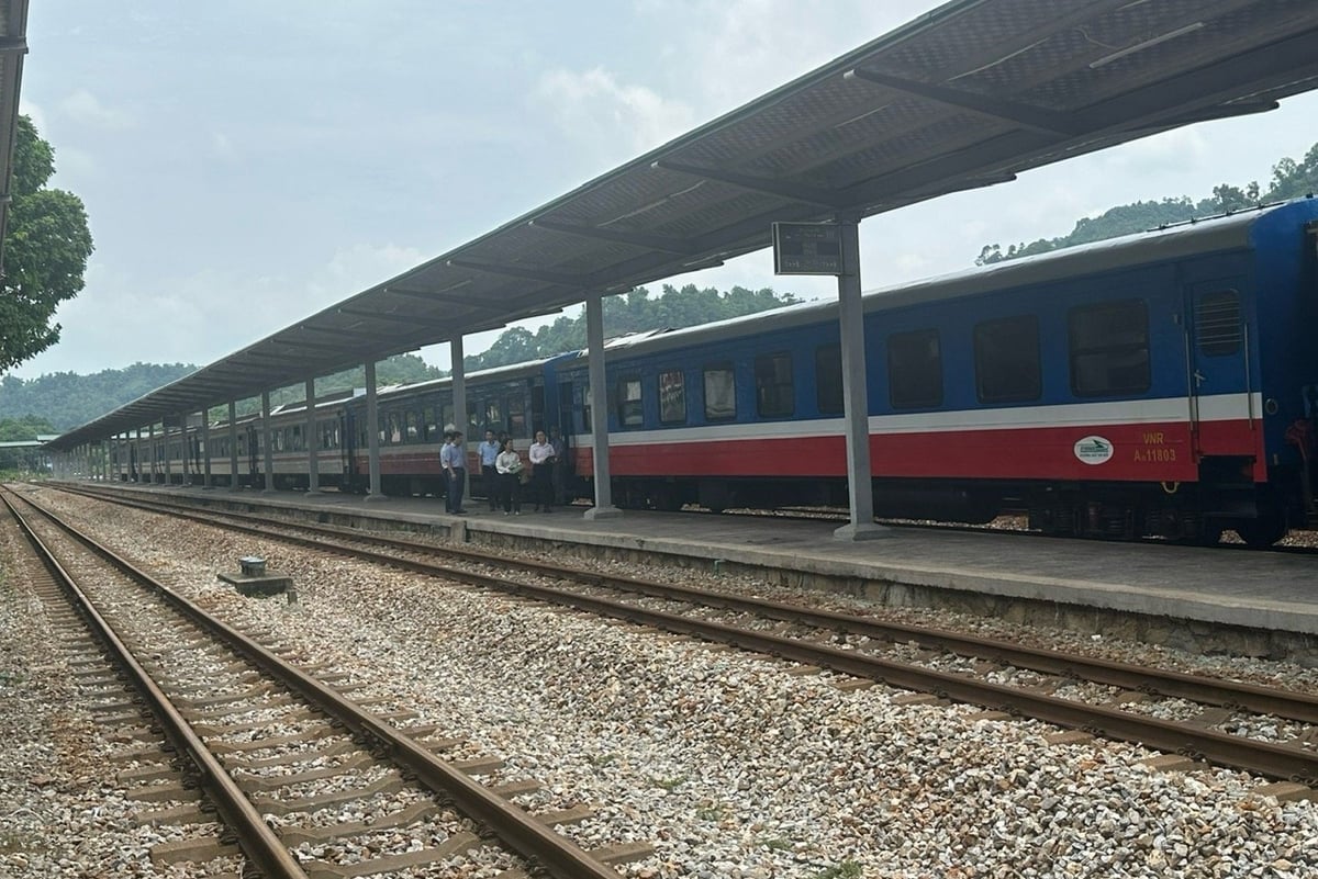 Lào Cai thành lập Ban chỉ đạo giải phóng mặt bằng nhằm hoàn thành kế hoạch giải phóng Dự án đường sắt Lào Cai - Hà Nội - Hải Phòng trước tháng 8/2025. Ảnh: Bích Hợp. Lào Cai thành lập Ban chỉ đạo giải phóng mặt bằng nhằm hoàn thành kế hoạch giải phóng Dự án đường sắt Lào Cai - Hà Nội - Hải Phòng trước tháng 8/2025. Ảnh: Bích Hợp.