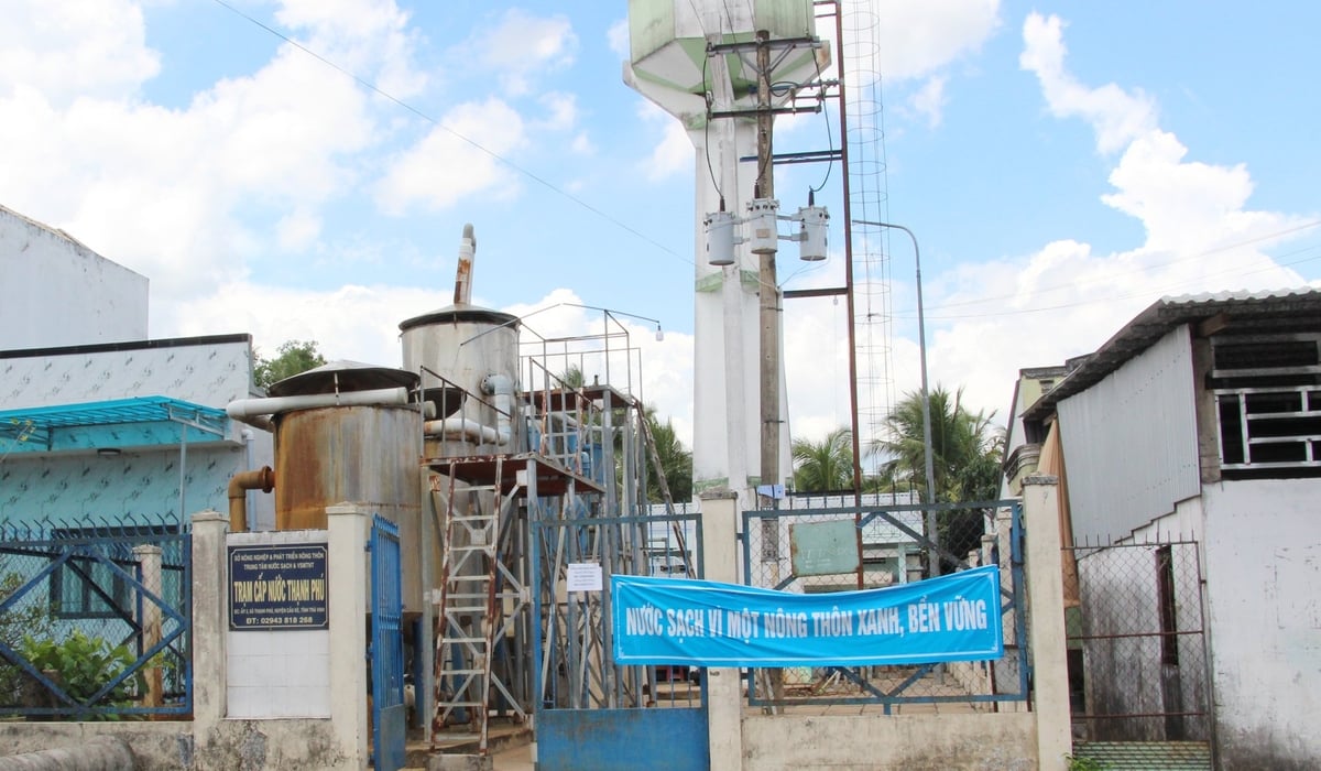 Hiện nay, tỉnh Trà Vinh có tổng cộng 113 trạm cấp nước sạch tập trung, với tổng công suất khai thác theo giấy phép 166.220 m3/ngày đêm. Ảnh: Lê Hùng. Hiện nay, tỉnh Trà Vinh có tổng cộng 113 trạm cấp nước sạch tập trung, với tổng công suất khai thác theo giấy phép 166.220 m3/ngày đêm. Ảnh: Lê Hùng.
