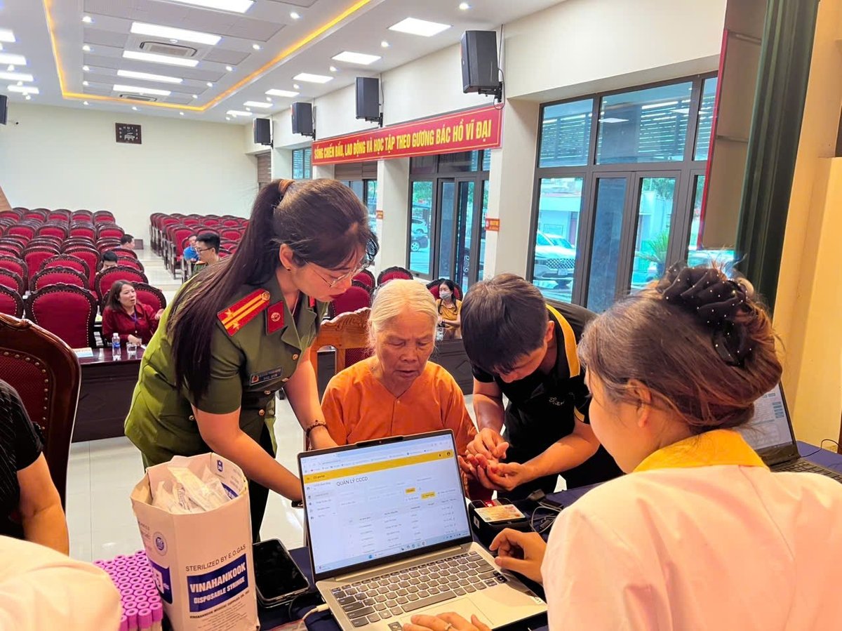 Sơn La thu nhận mẫu ADN cho thân nhân liệt sĩ trong đợt 1. Ảnh: Minh Phượng. Sơn La thu nhận mẫu ADN cho thân nhân liệt sĩ trong đợt 1. Ảnh: Minh Phượng.