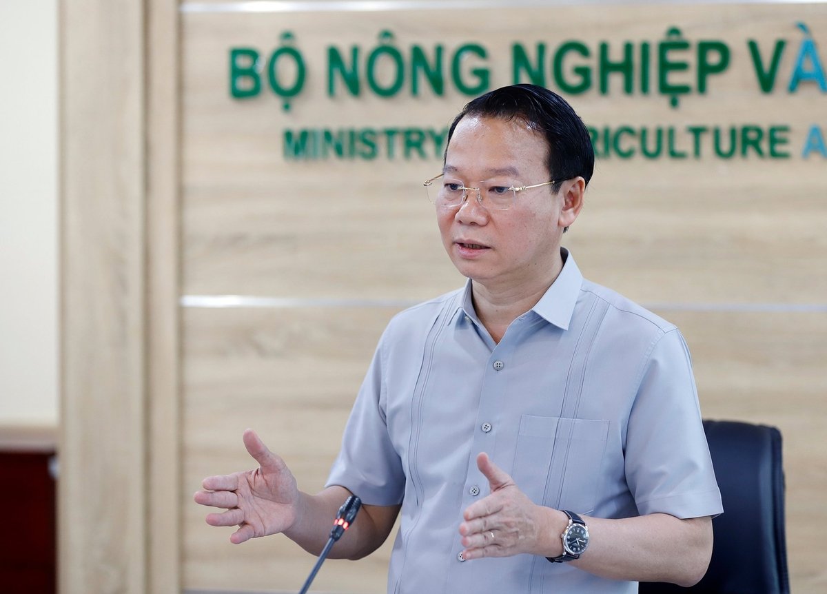 Bộ trưởng Đỗ Đức Duy họp bàn tháo gỡ khó khăn trước mắt và xây dựng nền tảng phát triển bền vững cho ngành hàng sầu riêng. Ảnh: Khương Trung. Bộ trưởng Đỗ Đức Duy họp bàn tháo gỡ khó khăn trước mắt và xây dựng nền tảng phát triển bền vững cho ngành hàng sầu riêng. Ảnh: Khương Trung.