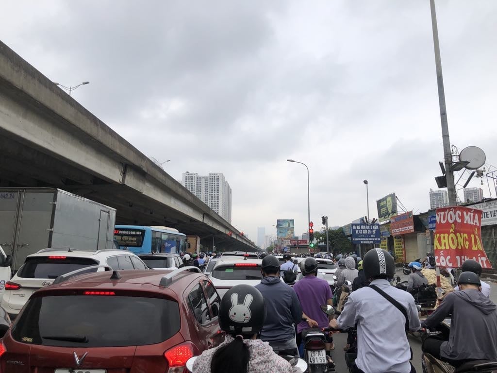 Từ năm 2025, ô tô lưu hành tại Hà Nội và TP. HCM sẽ phải tuân thủ tiêu chuẩn khí thải cao hơn so với phần lớn các địa phương khác. Ảnh: Hoàng Hiền. Từ năm 2025, ô tô lưu hành tại Hà Nội và TP. HCM sẽ phải tuân thủ tiêu chuẩn khí thải cao hơn so với phần lớn các địa phương khác. Ảnh: Hoàng Hiền.