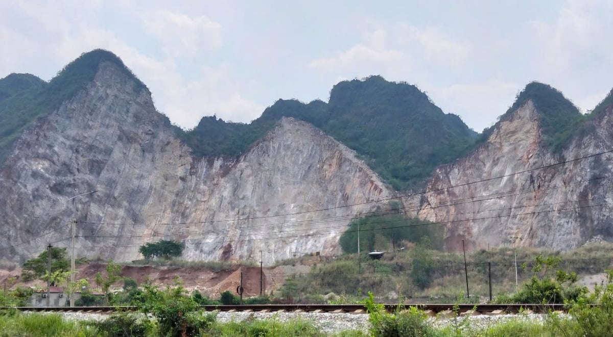 Mỏ đá của Công ty cổ phần đá Đồng Mỏ. Ảnh: Đức Hiếu. Mỏ đá của Công ty cổ phần đá Đồng Mỏ. Ảnh: Đức Hiếu.