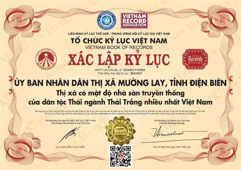 Thị xã Mường Lay xác lập Kỷ lục về mật độ nhà sàn truyền thống của dân tộc Thái ngành Thái trắng Thị xã Mường Lay xác lập Kỷ lục về mật độ nhà sàn truyền thống của dân tộc Thái ngành Thái trắng