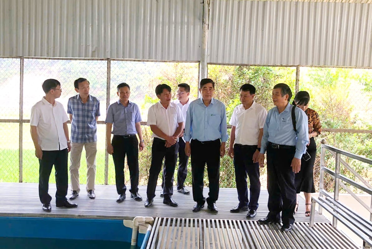 Ngày 8/5, Quỹ Cộng đồng Phòng chống thiên tai kiểm tra một số công trình tại huyện Mù Cang Chải. Ảnh: Thanh Ngà. Ngày 8/5, Quỹ Cộng đồng Phòng chống thiên tai kiểm tra một số công trình tại huyện Mù Cang Chải. Ảnh: Thanh Ngà.