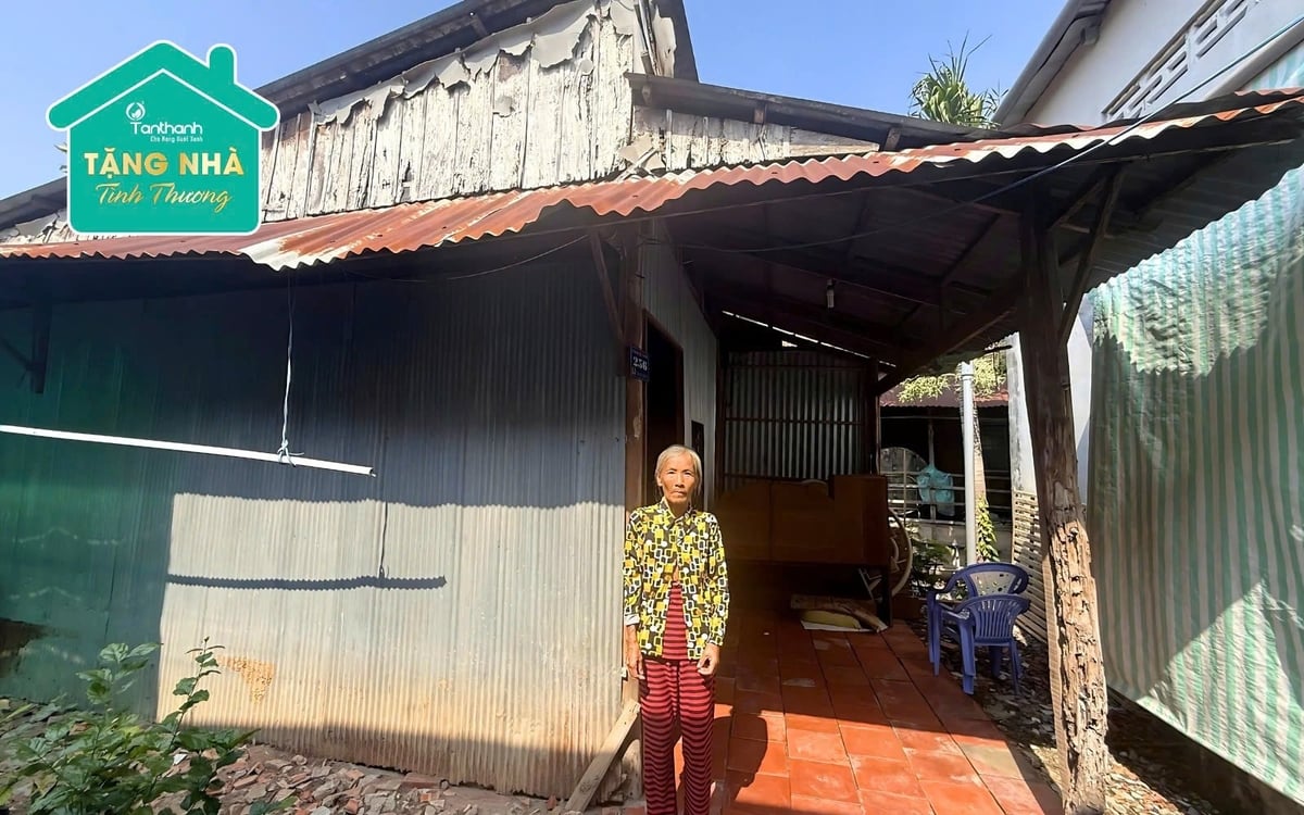 Không chỉ là những mái nhà được xây dựng kiên cố, mà đây còn là những điểm tựa yêu thương mà Tân Thành muốn dành cho những hoàn cảnh đáng thương đang chênh vênh giữa cuộc đời tấp nập. Ảnh: Tân Thành. Không chỉ là những mái nhà được xây dựng kiên cố, mà đây còn là những điểm tựa yêu thương mà Tân Thành muốn dành cho những hoàn cảnh đáng thương đang chênh vênh giữa cuộc đời tấp nập. Ảnh: Tân Thành.