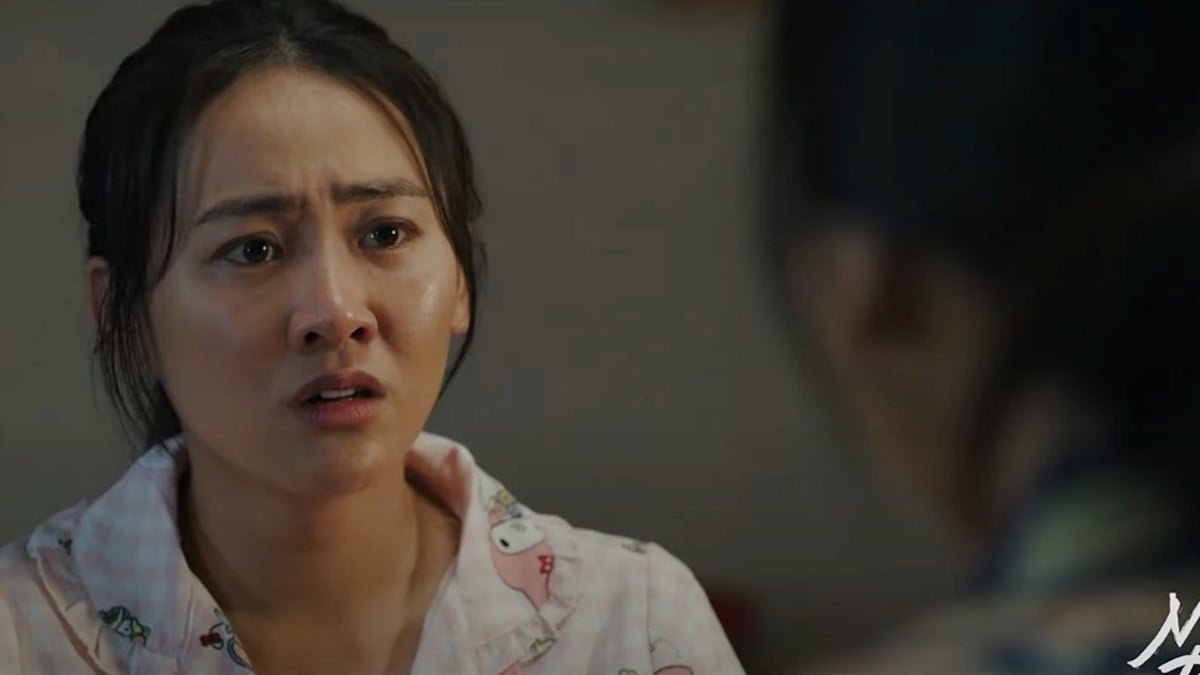 Lụa đau đớn trước những lời vô tâm của mẹ. Ảnh CMH Lụa đau đớn trước những lời vô tâm của mẹ. Ảnh CMH