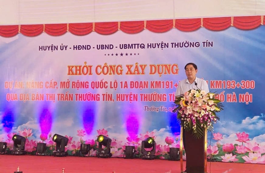 Chủ tịch UBND huyện Thường Tín - ông Nguyễn Xuân Minh phát biểu tại buổi lễ. Ảnh: Bảo Hà. Chủ tịch UBND huyện Thường Tín - ông Nguyễn Xuân Minh phát biểu tại buổi lễ. Ảnh: Bảo Hà.
