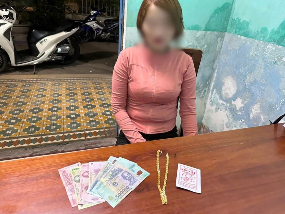 Đối tượng M.T.Y.N. cùng tang vật thu giữ. Ảnh: CA. Đối tượng M.T.Y.N. cùng tang vật thu giữ. Ảnh: CA.