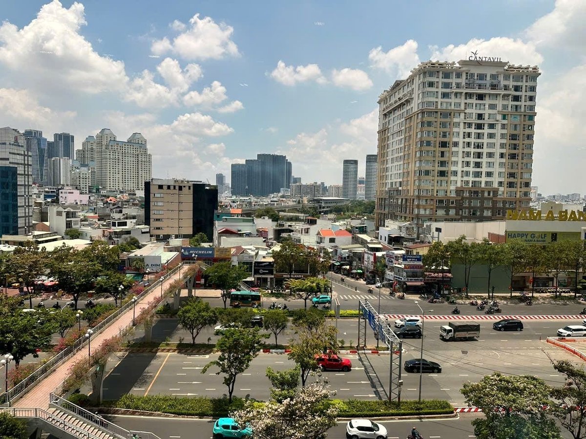 TP.HCM đặt mục tiêu hoàn tất việc cấp sổ hồng cho người dân vào năm 2025. Ảnh: Thục Vy. TP.HCM đặt mục tiêu hoàn tất việc cấp sổ hồng cho người dân vào năm 2025. Ảnh: Thục Vy.