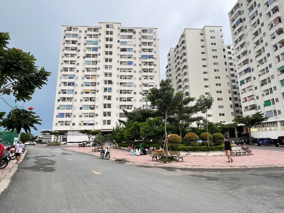 Người thu nhập thấp đang đến gần hơn với cơ hội được thuê, mua nhà ở xã hội. Ảnh: Thục Vy. Người thu nhập thấp đang đến gần hơn với cơ hội được thuê, mua nhà ở xã hội. Ảnh: Thục Vy.