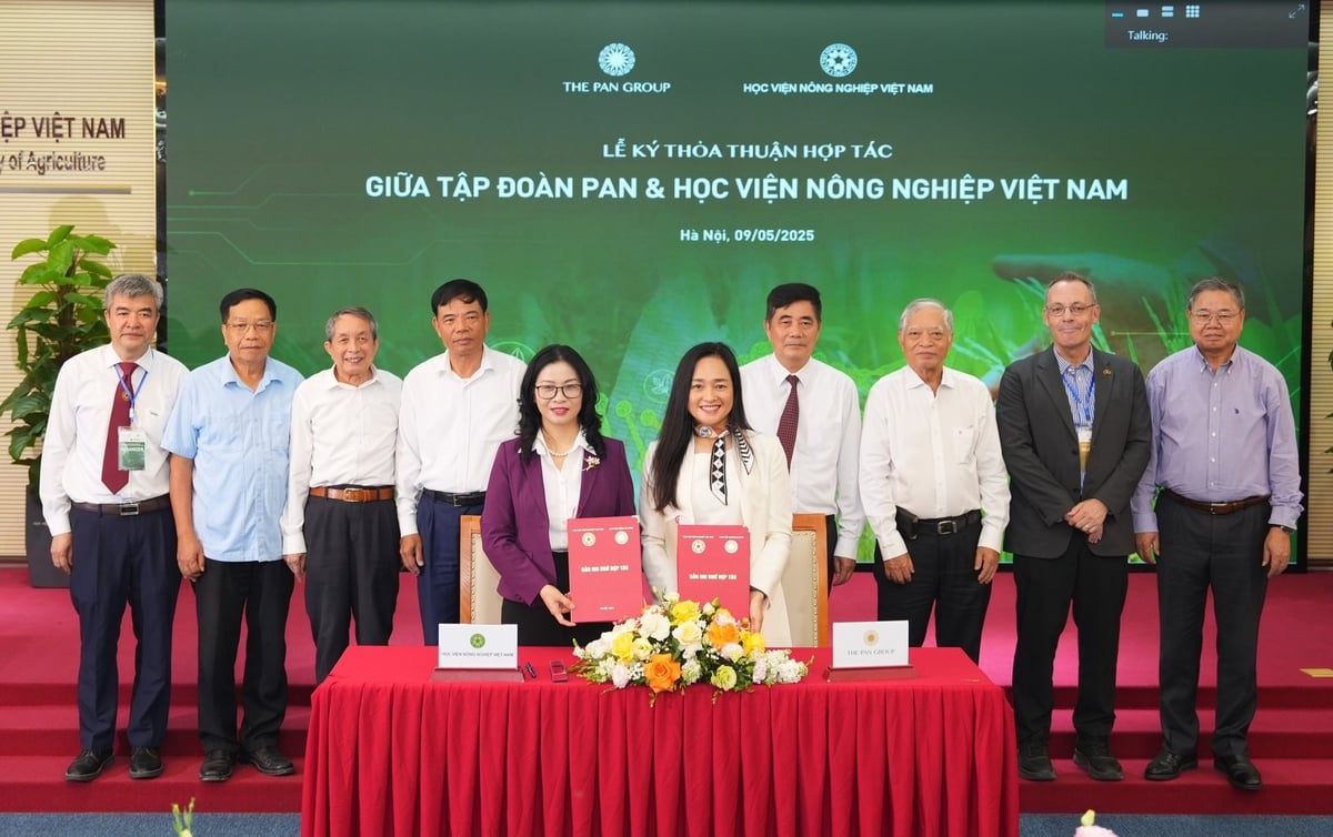 Lãnh đạo Học viện Nông nghiệp Việt Nam và Tập đoàn PAN ký biên bản ghi nhớ hợp tác. Ảnh: Trung Quân. Lãnh đạo Học viện Nông nghiệp Việt Nam và Tập đoàn PAN ký biên bản ghi nhớ hợp tác. Ảnh: Trung Quân.