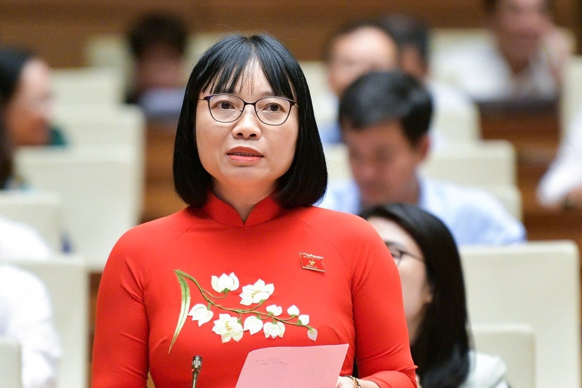 Đại biểu Nguyễn Thị Việt Nga cho rằng, khi giá thuốc lá tăng, đặc biệt là ở mức đủ cao, sẽ có tác động trực tiếp làm giảm nhu cầu tiêu dùng, đặc biệt trong nhóm thanh thiếu niên và người có thu nhập thấp – nhóm dễ bị tổn thương nhất. Ảnh Quốc hội. Đại biểu Nguyễn Thị Việt Nga cho rằng, khi giá thuốc lá tăng, đặc biệt là ở mức đủ cao, sẽ có tác động trực tiếp làm giảm nhu cầu tiêu dùng, đặc biệt trong nhóm thanh thiếu niên và người có thu nhập thấp – nhóm dễ bị tổn thương nhất. Ảnh Quốc hội.