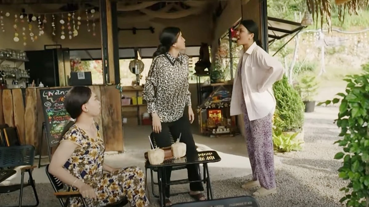 Ba Lành đối chất với Huệ. Ảnh CMH Ba Lành đối chất với Huệ. Ảnh CMH