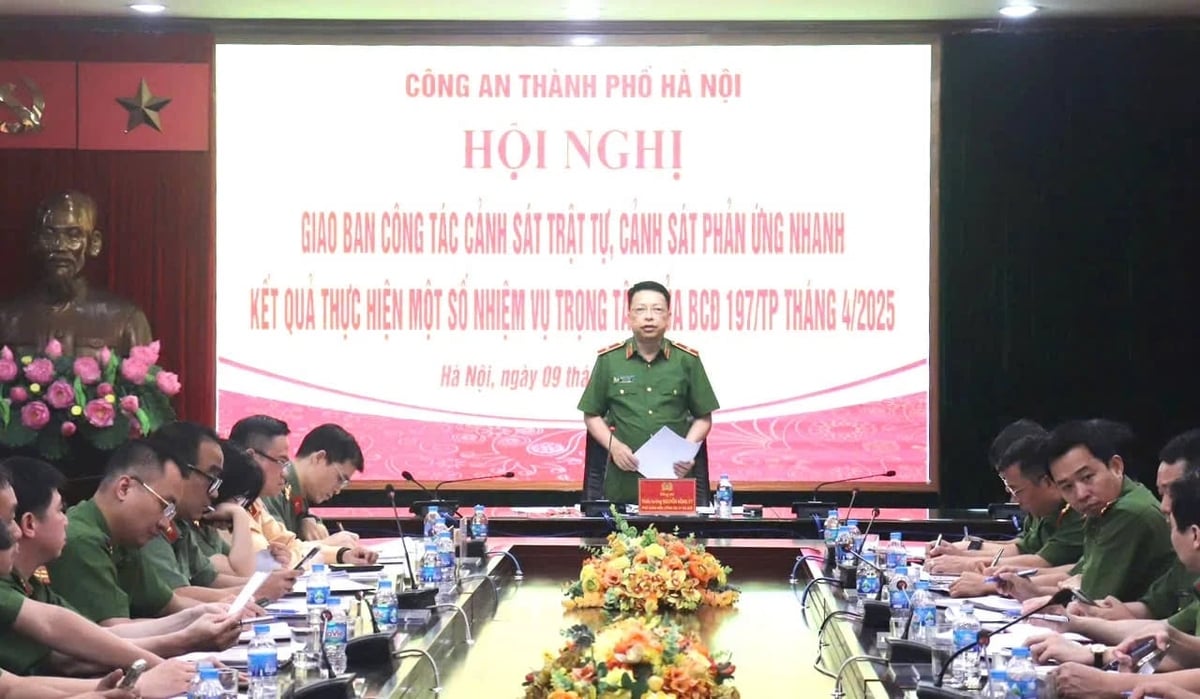 Thiếu tướng Nguyễn Hồng Ky – Phó Giám đốc Công an, Phó Trưởng Ban chỉ đạo 197 TP Hà Nội phát biểu chỉ đạo. Ảnh: Công an TP Hà Nội. Thiếu tướng Nguyễn Hồng Ky – Phó Giám đốc Công an, Phó Trưởng Ban chỉ đạo 197 TP Hà Nội phát biểu chỉ đạo. Ảnh: Công an TP Hà Nội.