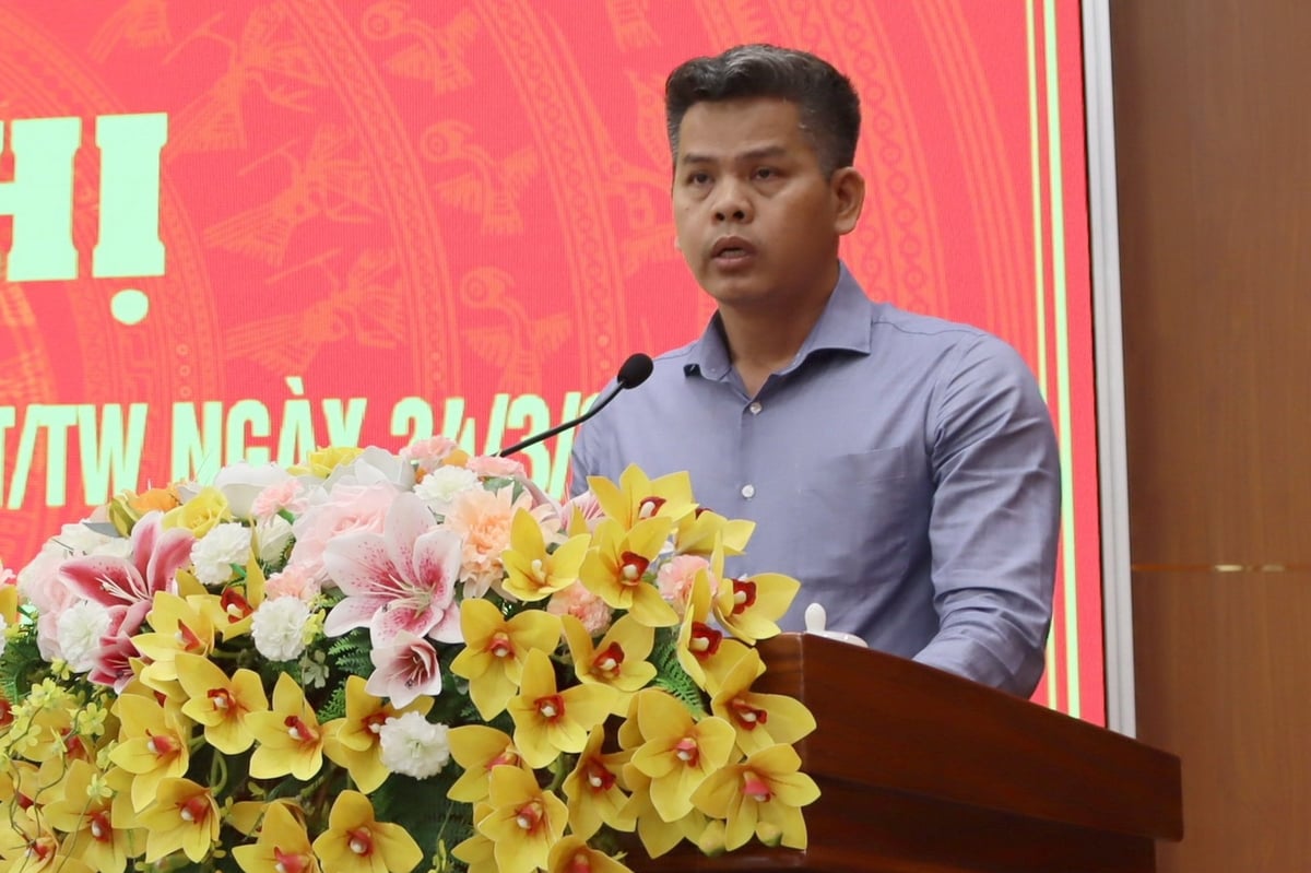 Ông Não Thiên Anh Minh - Phó Giám đốc Sở Xây dựng tỉnh Đồng Nai báo cáo tham luận tại Hội nghị. Ảnh: Tường Tú. Ông Não Thiên Anh Minh - Phó Giám đốc Sở Xây dựng tỉnh Đồng Nai báo cáo tham luận tại Hội nghị. Ảnh: Tường Tú.