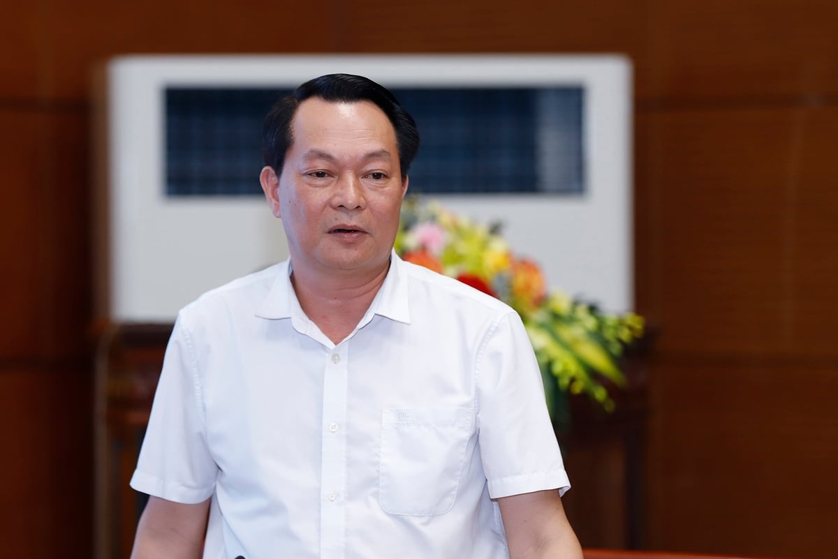 Ông Nguyễn Minh Khuyến phát biểu tại Tiểu ban 3 'Môi trường, Tài nguyên nước và Viễn thám', thuộc Hội nghị triển khai Kế hoạch thực hiện Nghị quyết số 57-NQ/TW của Bộ Chính trị về đột phá phát triển khoa học, công nghệ, đổi mới sáng tạo và chuyển đổi số quốc gia trong lĩnh vực nông nghiệp và môi trường. Ảnh: Khương Trung. Ông Nguyễn Minh Khuyến phát biểu tại Tiểu ban 3 'Môi trường, Tài nguyên nước và Viễn thám', thuộc Hội nghị triển khai Kế hoạch thực hiện Nghị quyết số 57-NQ/TW của Bộ Chính trị về đột phá phát triển khoa học, công nghệ, đổi mới sáng tạo và chuyển đổi số quốc gia trong lĩnh vực nông nghiệp và môi trường. Ảnh: Khương Trung.
