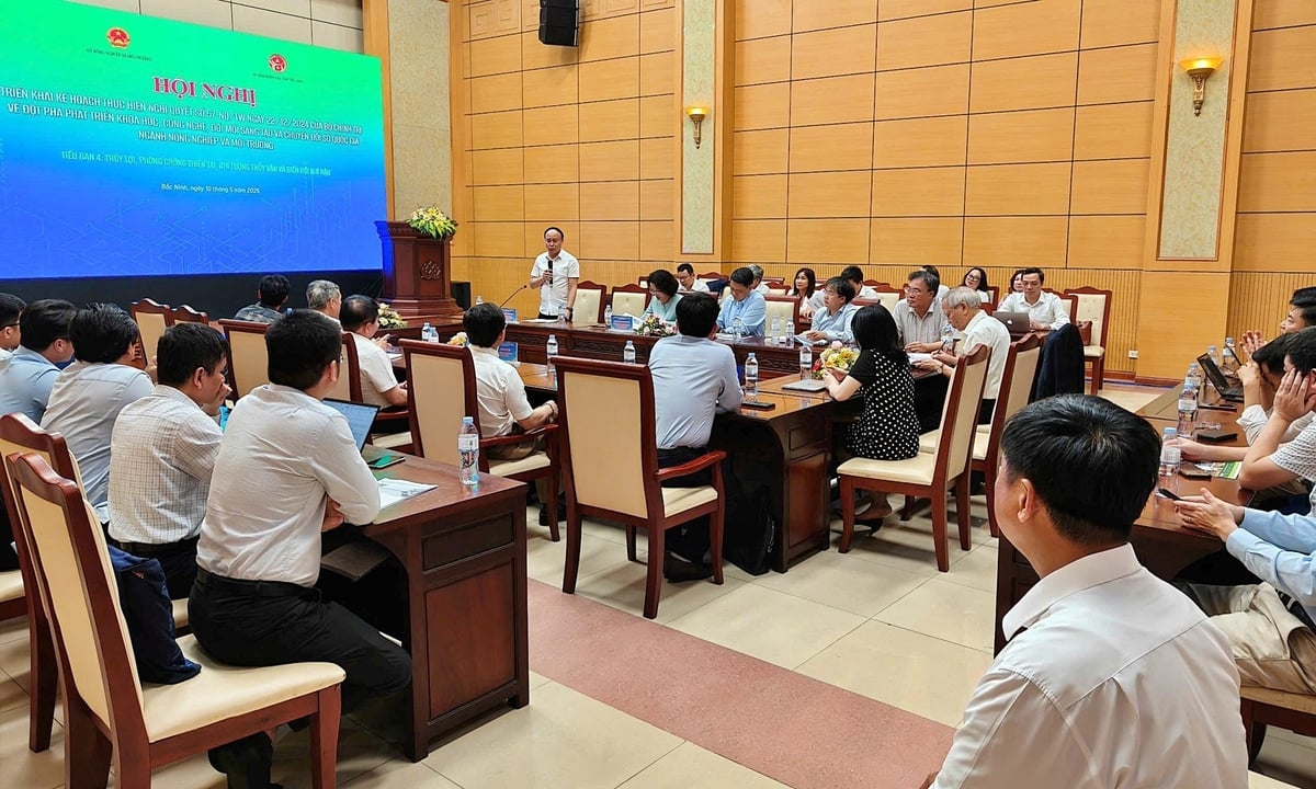 Phiên họp của Tiểu ban 4 thu hút sự tham gia của đông đảo chuyên gia đầu ngành trong lĩnh vực thủy lợi, phòng chống thiên tai, khí tượng thủy văn. Ảnh: Bảo Thắng. Phiên họp của Tiểu ban 4 thu hút sự tham gia của đông đảo chuyên gia đầu ngành trong lĩnh vực thủy lợi, phòng chống thiên tai, khí tượng thủy văn. Ảnh: Bảo Thắng.