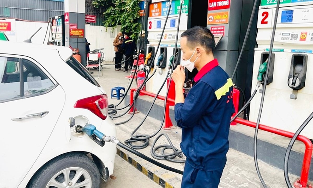 Giá xăng dầu hôm nay 11/5/2025 ở trong nước và thế giới mới nhất Giá xăng dầu hôm nay 11/5/2025 ở trong nước và thế giới mới nhất