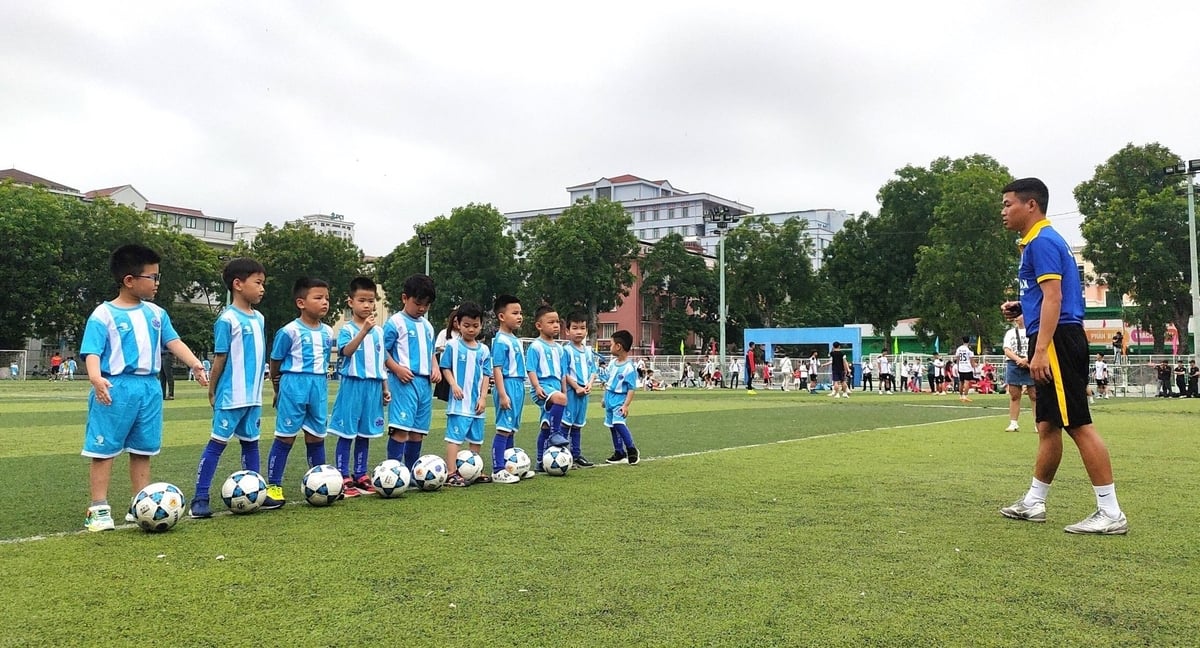 Trẻ em, học sinh cần được vui chơi, tham gia hoạt động văn hóa, nghệ thuật, rèn luyện thể chất, rèn luyện kỹ năng sống trong dịp hè. Ảnh: Phạm Hiếu. Trẻ em, học sinh cần được vui chơi, tham gia hoạt động văn hóa, nghệ thuật, rèn luyện thể chất, rèn luyện kỹ năng sống trong dịp hè. Ảnh: Phạm Hiếu.