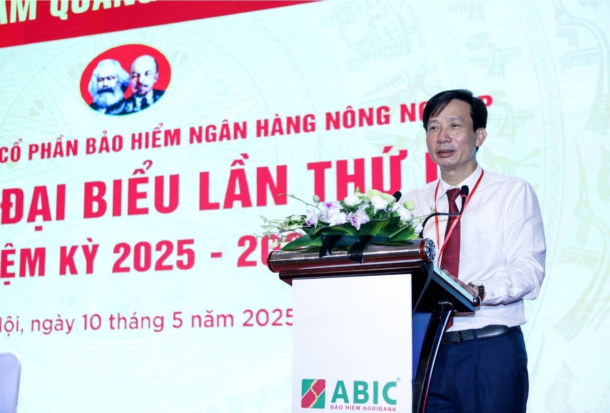 Đồng chí Phạm Đức Tuấn, Ủy viên Ban thường vụ Đảng ủy, Thành viên HĐTV, Chủ tịch Công đoàn Agribank, phát biểu chỉ đạo Đại hội. Ảnh: ABIC. Đồng chí Phạm Đức Tuấn, Ủy viên Ban thường vụ Đảng ủy, Thành viên HĐTV, Chủ tịch Công đoàn Agribank, phát biểu chỉ đạo Đại hội. Ảnh: ABIC.