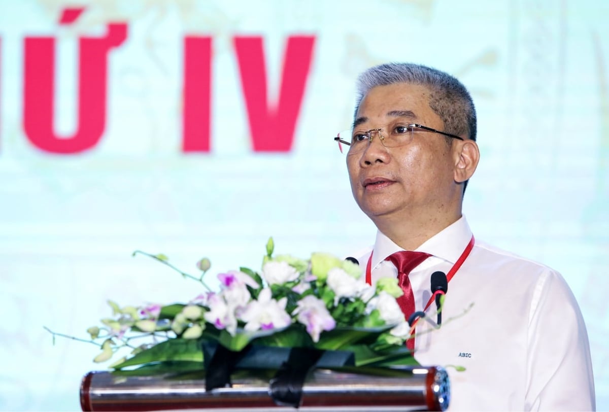Đồng chí Nguyễn Tiến Hải, Bí thư Đảng ủy, Chủ tịch HĐQT Bảo hiểm Agribank, phát biểu khai mạc Đại hội. Ảnh: ABIC. Đồng chí Nguyễn Tiến Hải, Bí thư Đảng ủy, Chủ tịch HĐQT Bảo hiểm Agribank, phát biểu khai mạc Đại hội. Ảnh: ABIC.