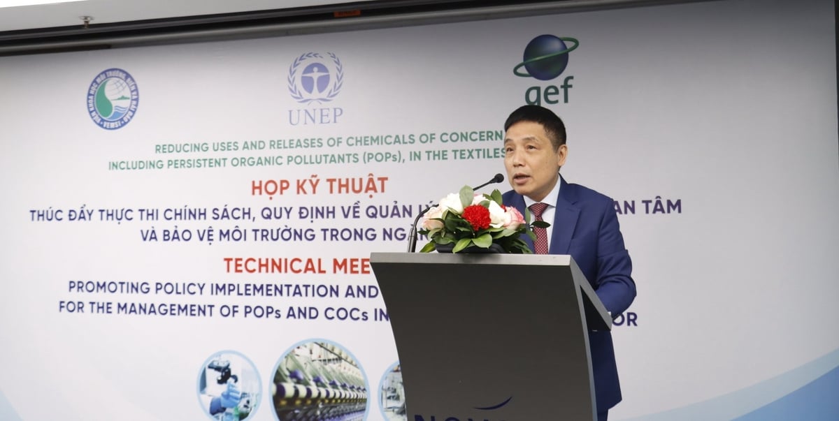 Ông Nguyễn Lê Tuấn, Viện trưởng Viện Khoa học Môi trường, Biển và Hải đảo cho rằng, kiểm soát các hóa chất độc hại như POPs là một trong những vấn đề cấp bách hiện nay. Ảnh: Trường Giang. Ông Nguyễn Lê Tuấn, Viện trưởng Viện Khoa học Môi trường, Biển và Hải đảo cho rằng, kiểm soát các hóa chất độc hại như POPs là một trong những vấn đề cấp bách hiện nay. Ảnh: Trường Giang.