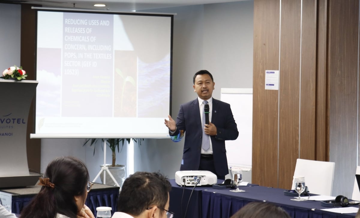 Ông Anton Purnomo, Giám đốc Trung tâm Điều phối khu vực Đông Nam Á Công ước Basel và Stockholm đề nghị cần cần khẩn trương triển khai để đảm bảo tiến độ của Dự án. Ảnh: Trường Giang. Ông Anton Purnomo, Giám đốc Trung tâm Điều phối khu vực Đông Nam Á Công ước Basel và Stockholm đề nghị cần cần khẩn trương triển khai để đảm bảo tiến độ của Dự án. Ảnh: Trường Giang.