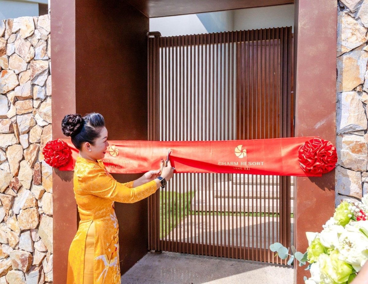 Chủ nhân biệt thự biển đầu tiên nhận bàn giao. Ảnh: Charm Group. Chủ nhân biệt thự biển đầu tiên nhận bàn giao. Ảnh: Charm Group.