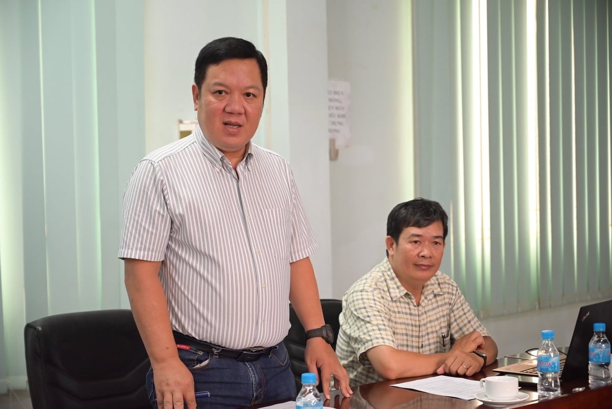 TS Phan Việt Hà, Phó Viện trưởng phụ trách Viện Khoa học kỹ thuật Nông lâm nghiệp Tây Nguyên trao đổi một số nội dung tại lễ ký. Ảnh: Phạm Hoài. TS Phan Việt Hà, Phó Viện trưởng phụ trách Viện Khoa học kỹ thuật Nông lâm nghiệp Tây Nguyên trao đổi một số nội dung tại lễ ký. Ảnh: Phạm Hoài.