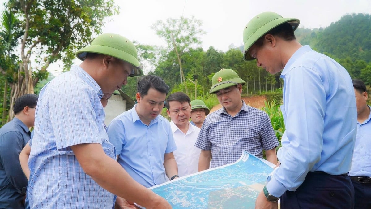Huyện Văn Yên đã xử lý 12 trường hợp vi phạm đất đai trong phạm vi quy hoạch thực hiện Dự án tuyến đường sắt Lào Cai – Hà Nội – Hải Phòng. Ảnh: Mỹ Vân. Huyện Văn Yên đã xử lý 12 trường hợp vi phạm đất đai trong phạm vi quy hoạch thực hiện Dự án tuyến đường sắt Lào Cai – Hà Nội – Hải Phòng. Ảnh: Mỹ Vân.