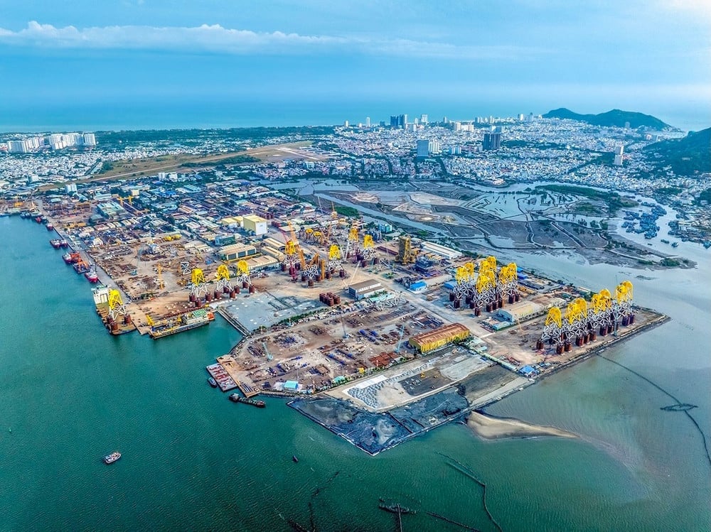 Petrovietnam tiên phong, thể hiện năng lực quản trị ngày càng hiện đại, đóng góp lớn cho ngân sách Nhà nước và đầu tư vào các dự án chiến lược. Ảnh: Petrovietnam. Petrovietnam tiên phong, thể hiện năng lực quản trị ngày càng hiện đại, đóng góp lớn cho ngân sách Nhà nước và đầu tư vào các dự án chiến lược. Ảnh: Petrovietnam.