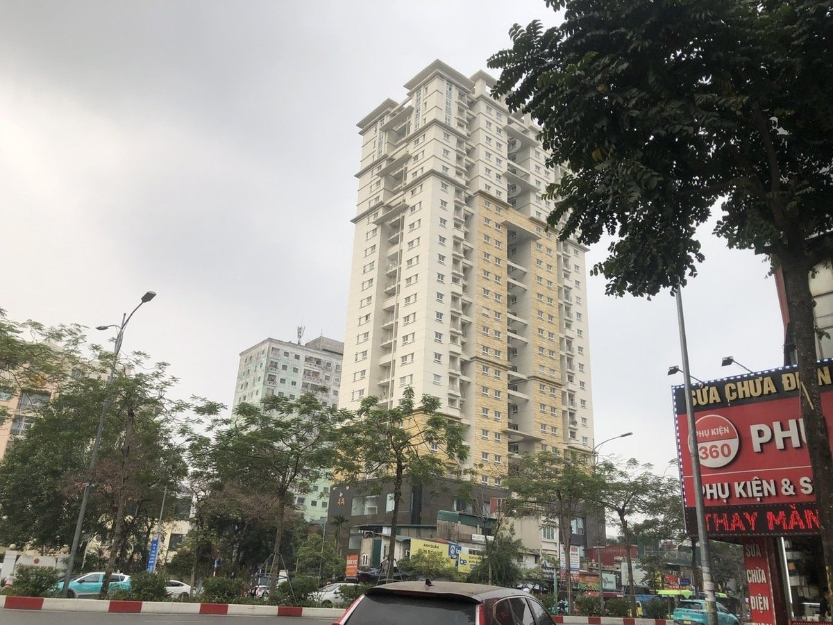Nhà tái định cư 4A Tạ Quang Bửu do tư nhân đầu tư cũng bỏ hoang hơn chục năm. Ảnh: PT. Nhà tái định cư 4A Tạ Quang Bửu do tư nhân đầu tư cũng bỏ hoang hơn chục năm. Ảnh: PT.